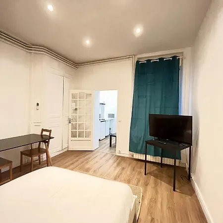 Le Jardinet, Face A La Cathedrale, Baignoire - Rdc Apartment Reims Exterior photo